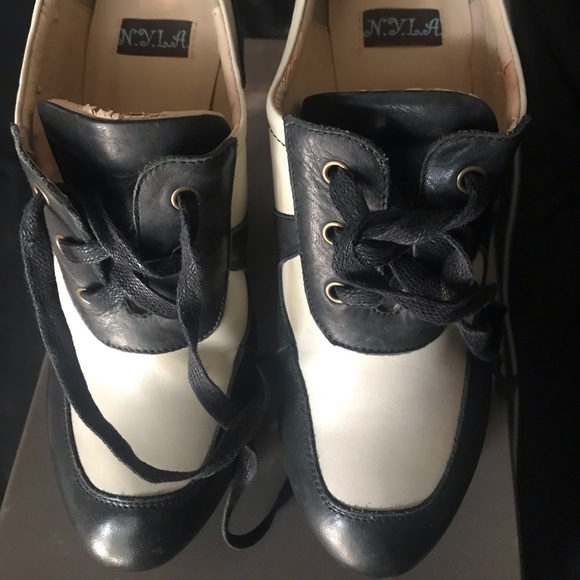 N.Y.L.A Block Heels - Picture 14 of 15